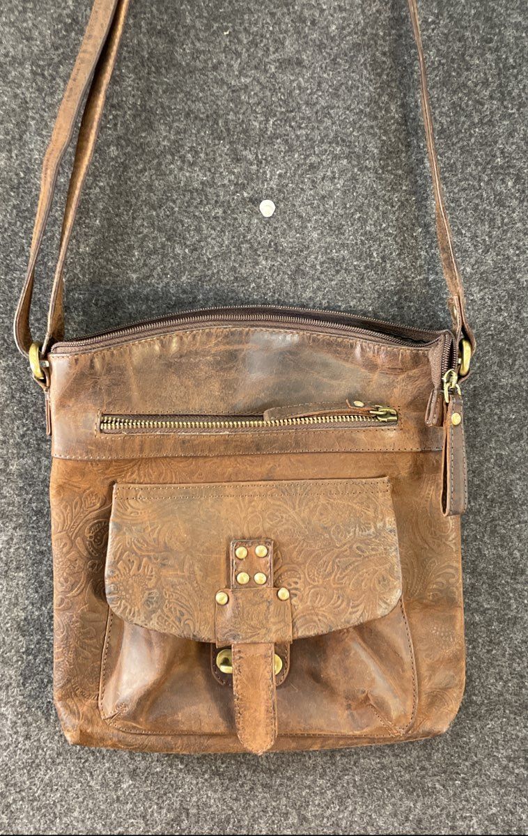 Vintage Brown Leather Tooled Floral Crossbody Bag Brass Hardware Bohemian