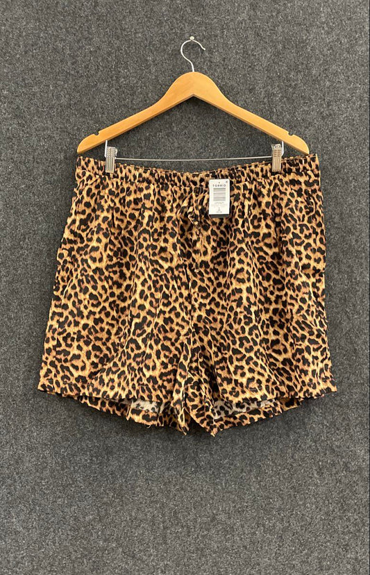 Torrid Women's Leopard Print Elastic Waist Shorts Brown NWT Sz 2