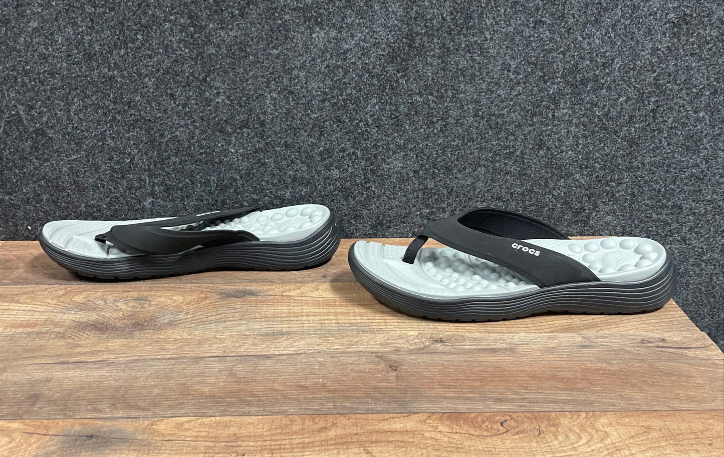 Crocs Reviva Flip Flop Sandals Black Slate Grey Women's Size 10