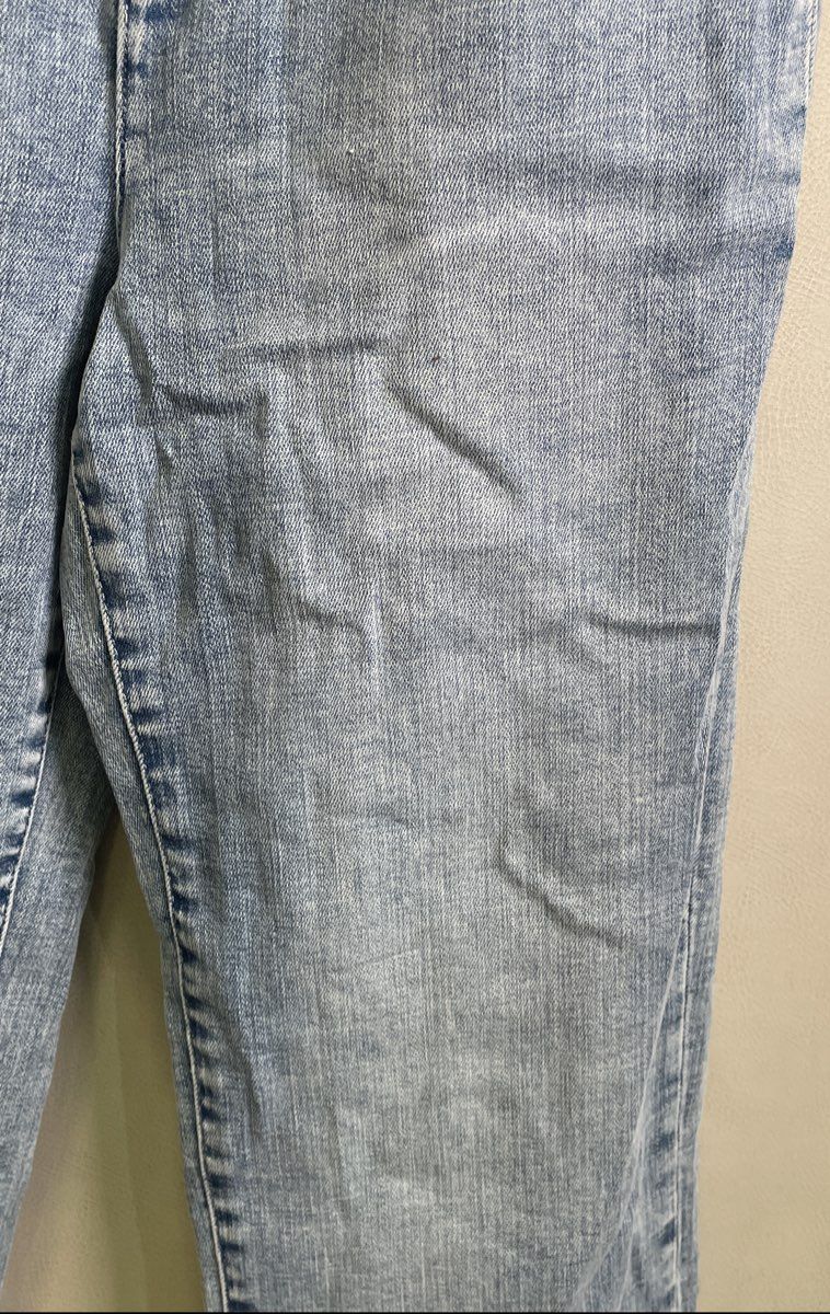 Karl Lagerfeld Women's Light Wash Rhinestone Cuff Cropped High Rise Jeans Sz 4
