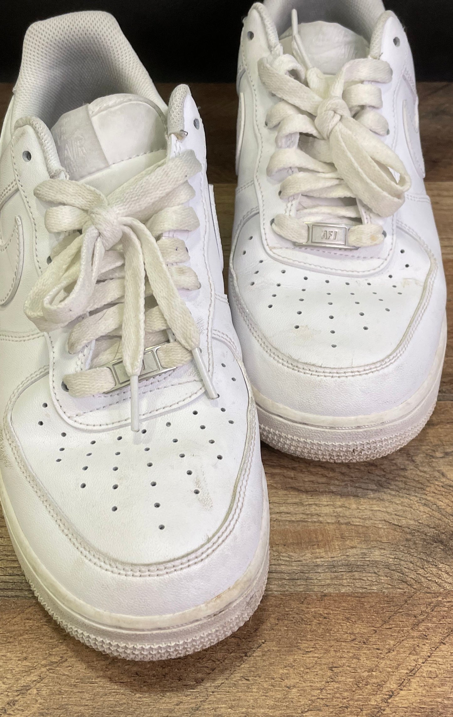 Nike Air Force 1 07 Low Triple White Sneakers Size 10