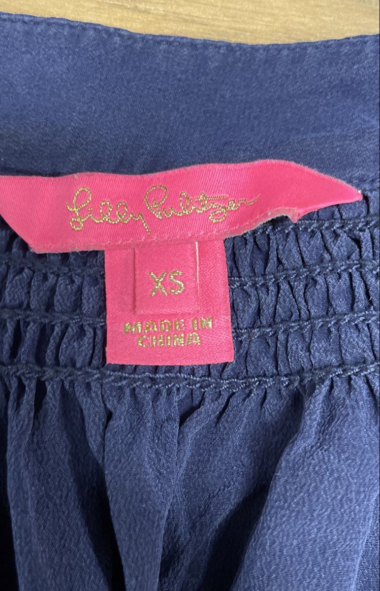 Lilly Pulitzer Women's Navy Blue 100% Silk Smocked Henley Blouse Size XS