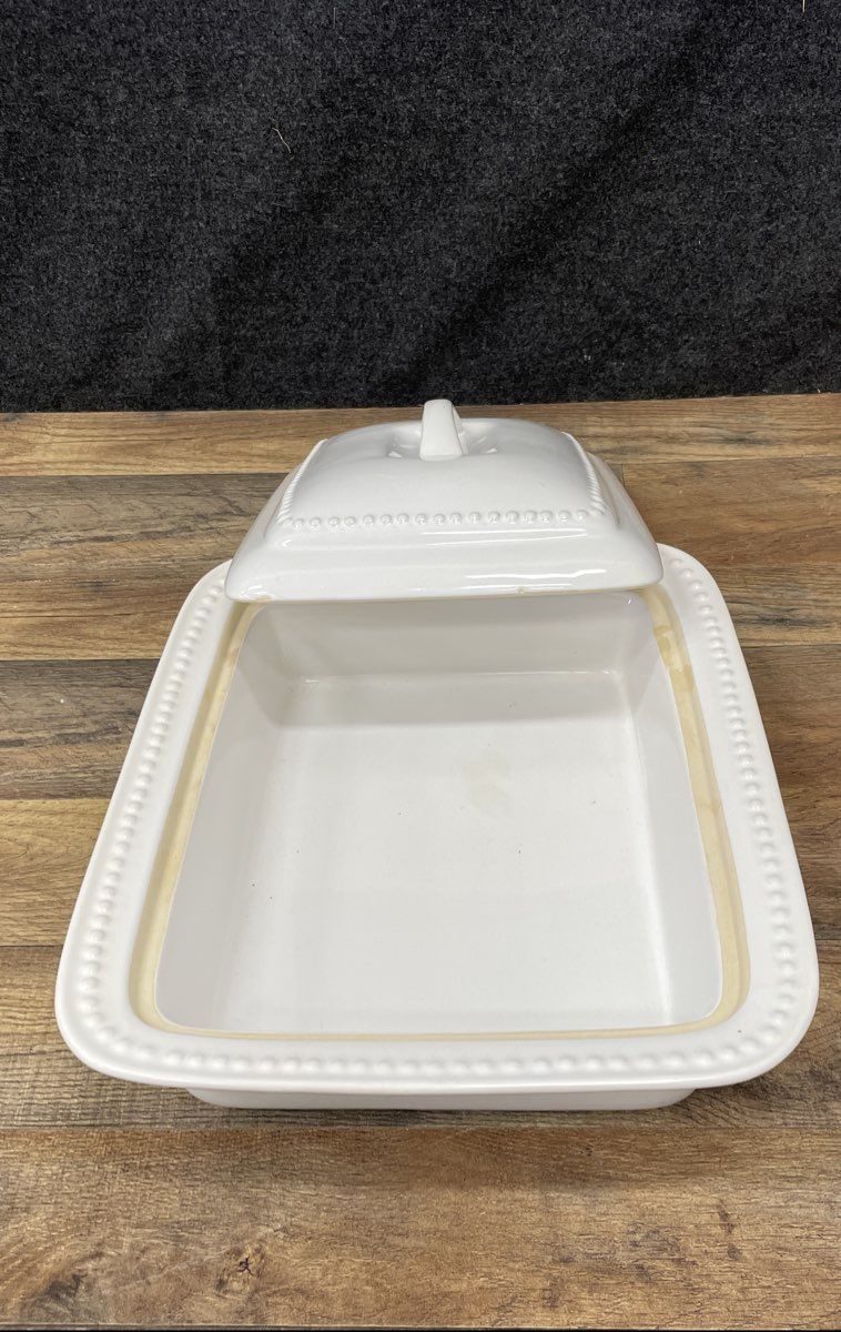 White Ceramic Covered Casserole Dish Rectangular Baker Beaded Rim Large