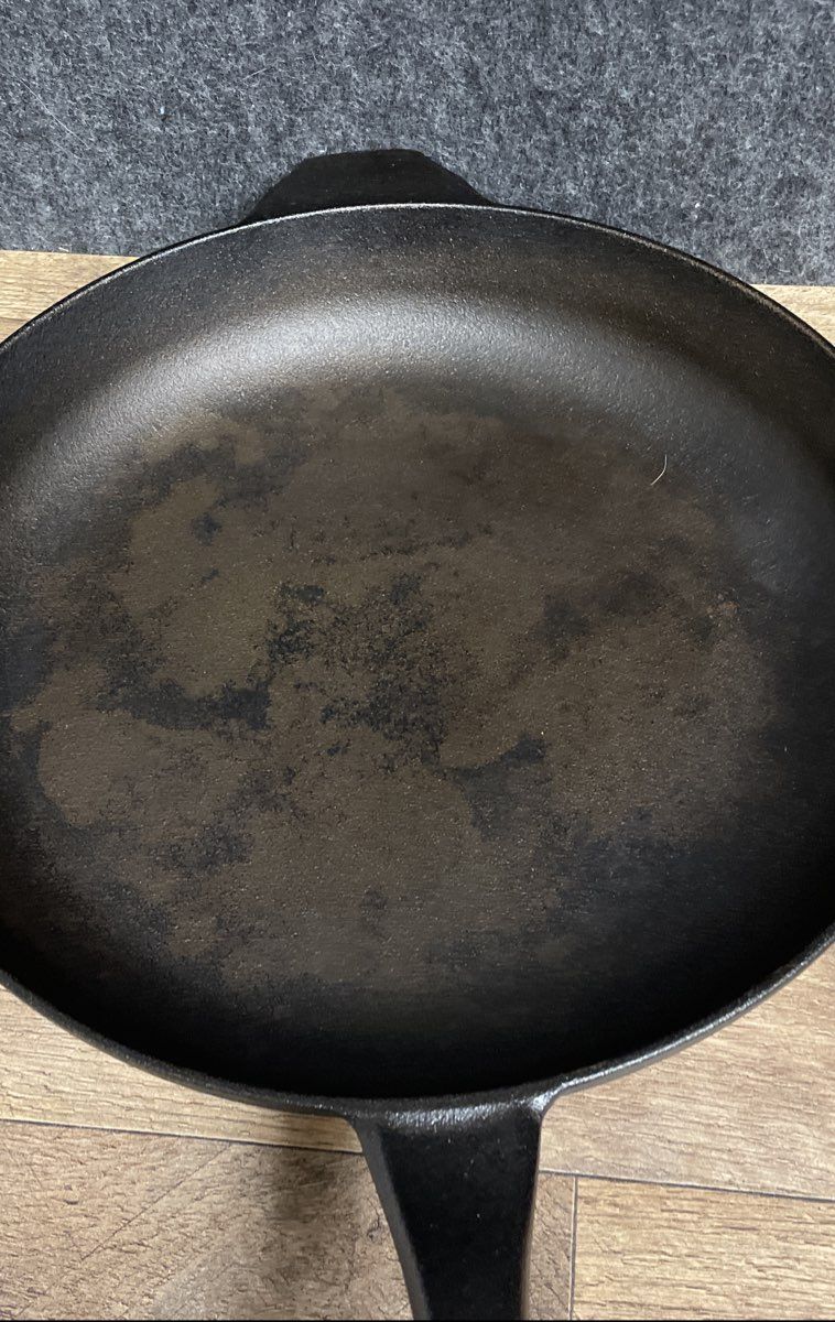 Lodge 10SK & Calphalon Cast Iron Skillets 2 Piece Lot USA Modern