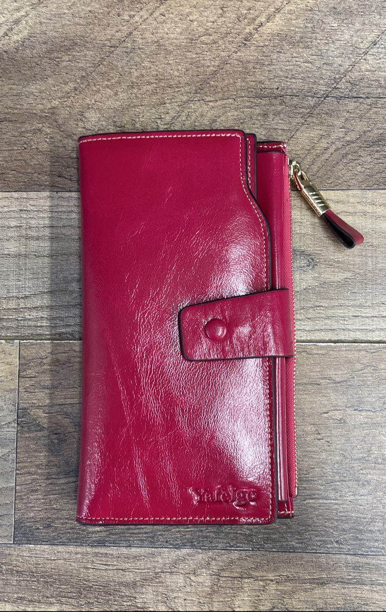 Yafeige Magenta Patent Leather Bifold Organizer Wallet Gold Hardware