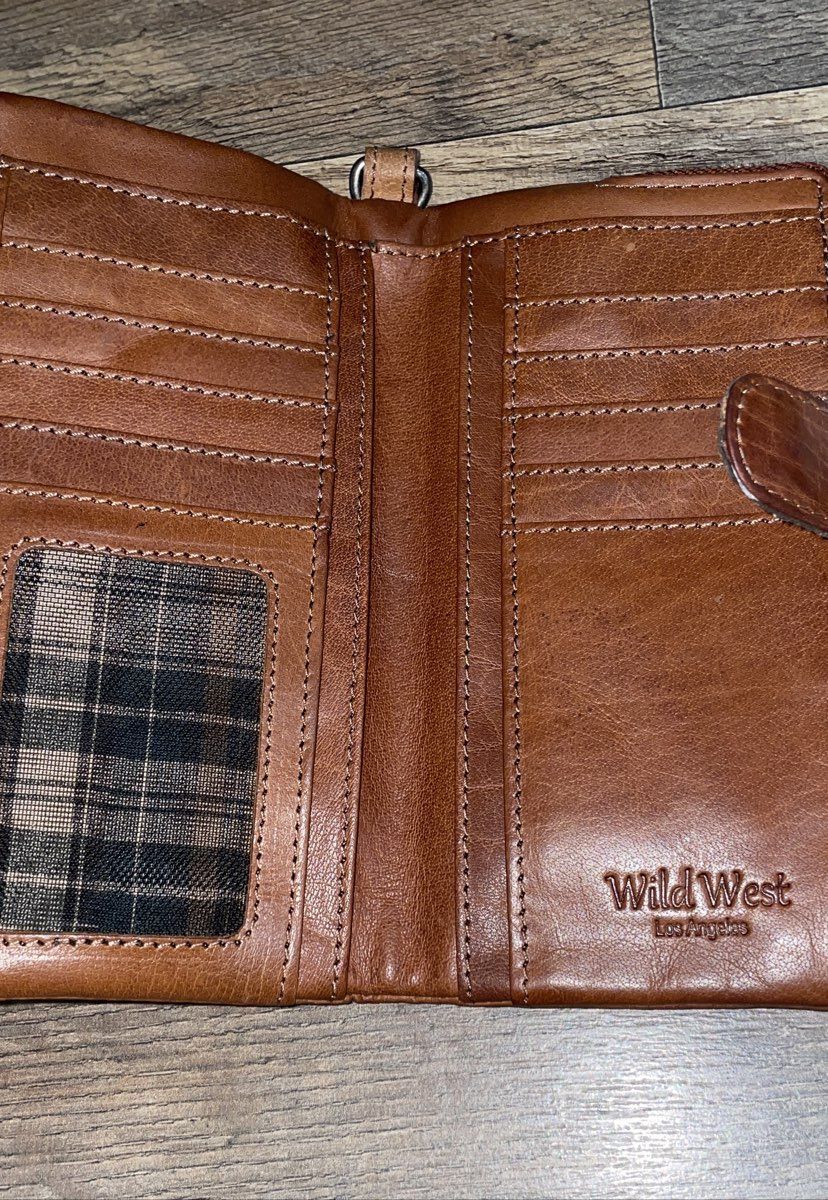 Wild West Los Angeles Brown Leather Bi-Fold Continental Wallet Silver Hardware