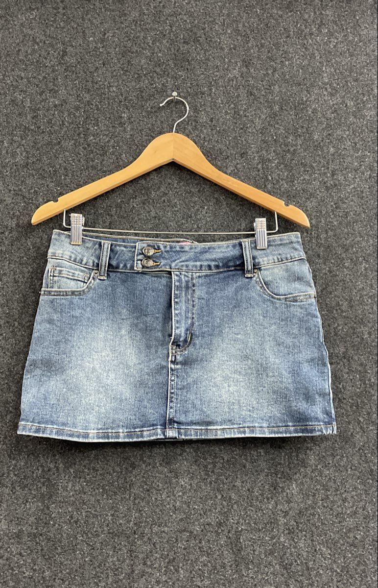 Edikted Women's Blue Denim Light Wash Stretch Mini Skirt NWT Size L