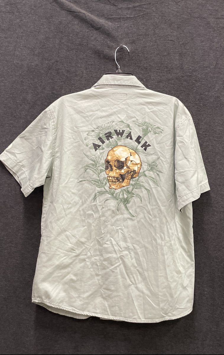 Airwalk Men's Sage Green Short Sleeve Button Down Skull Graphic Shirt Sz L