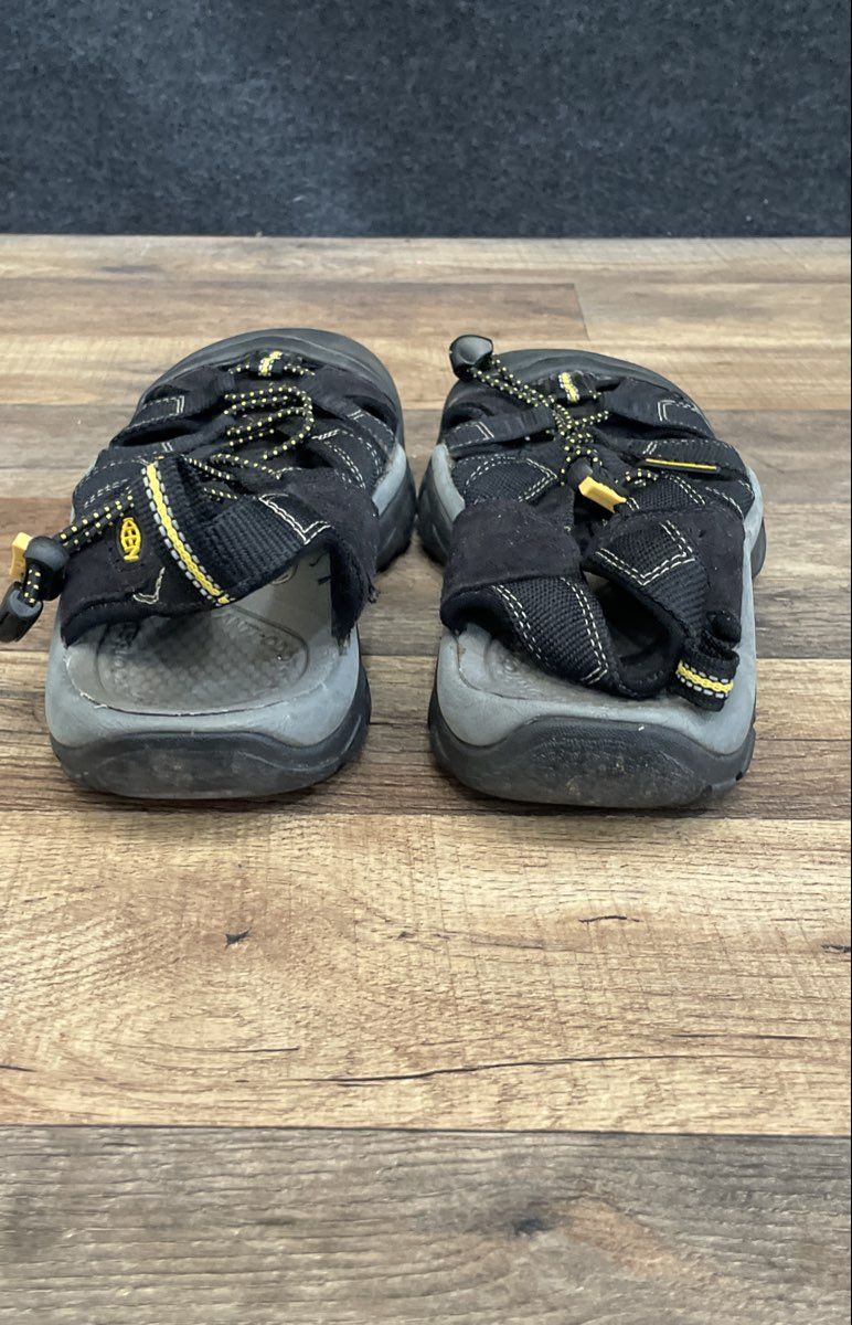Keen Newport H2 Men's Black Grey Yellow Sport Sandals Size 7.5