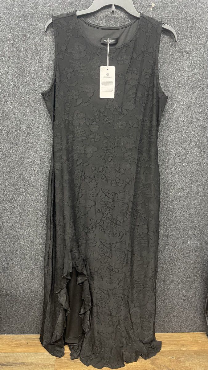MEROKEETY Women's Black Floral Textured Ruffle Sleeveless Maxi Dress Sz XL NWT