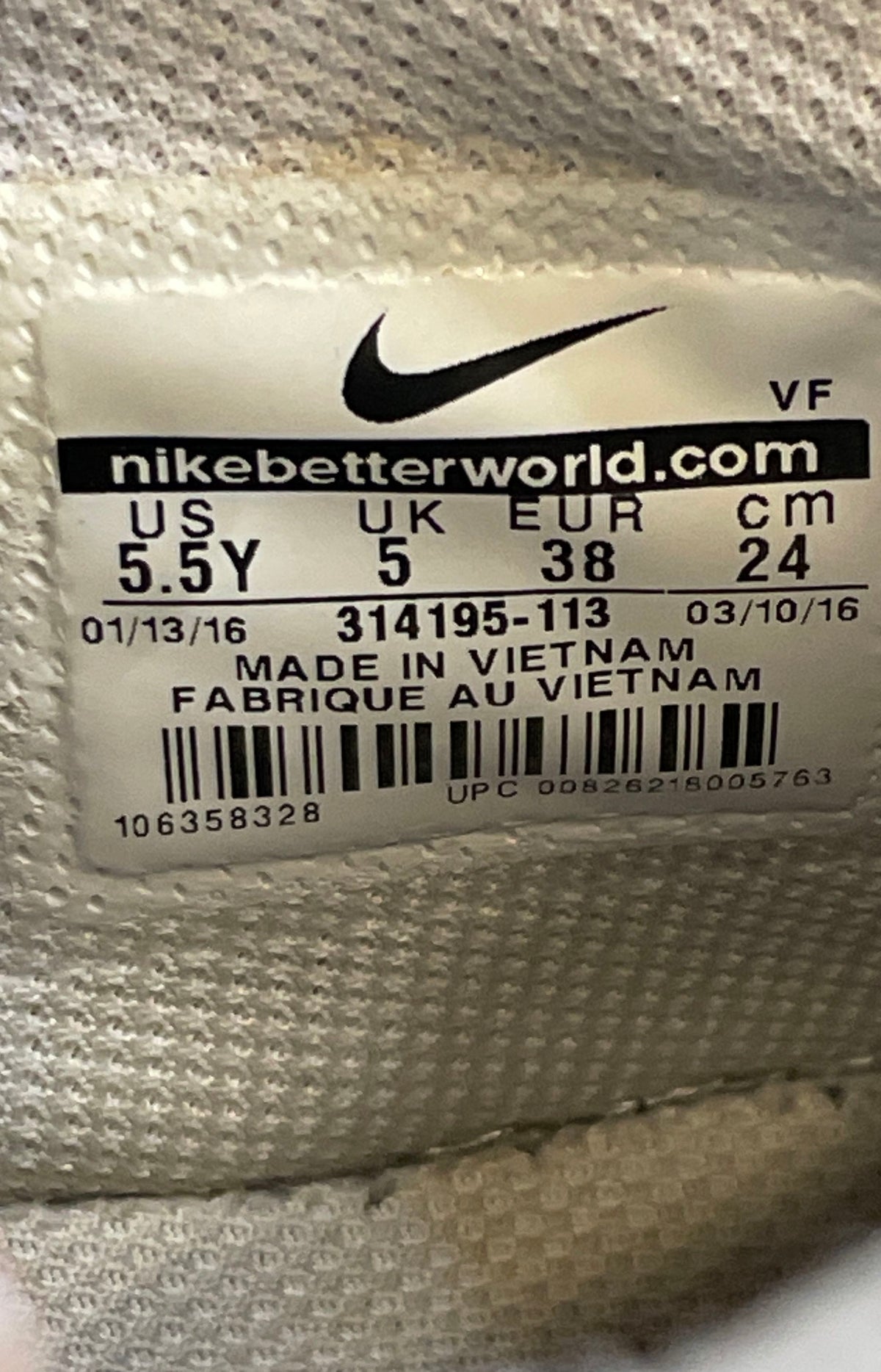 Nike Air Force 1 Mid Triple White Youth Basketball Shoes Size 5.5Y