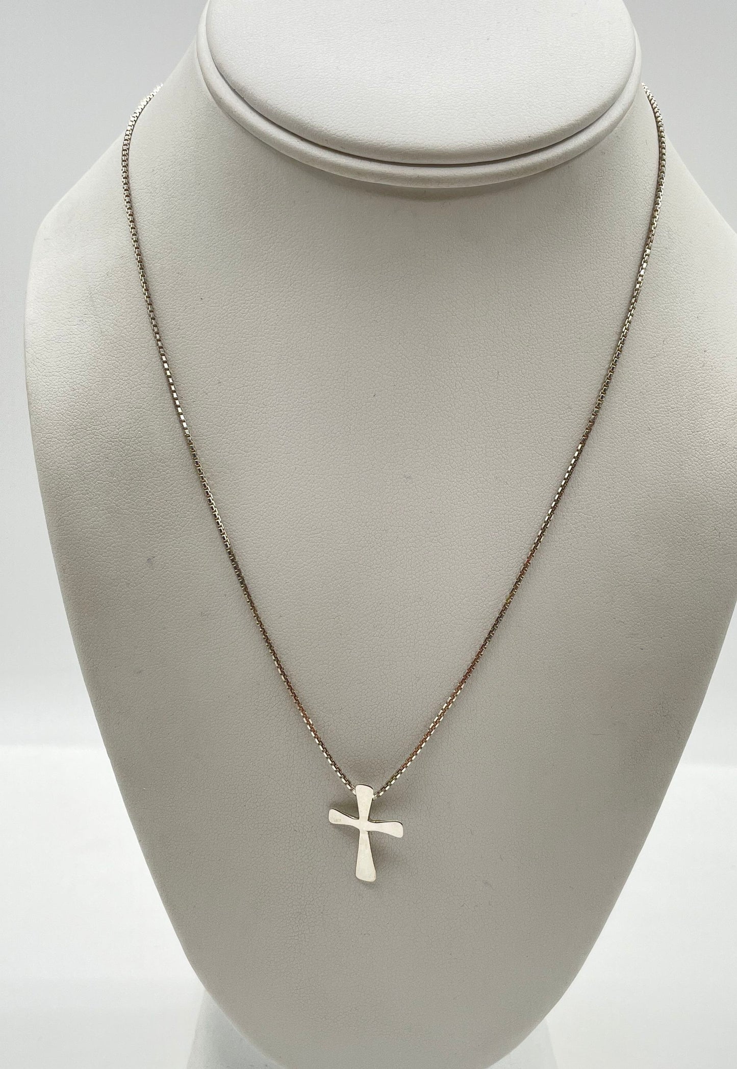 T. Shea 925 Sterling Silver Cross Pendant W/ Box Chain Necklace 4.1g