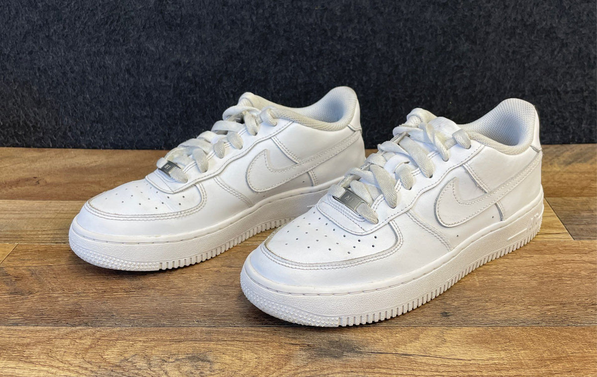Nike Air Force 1 LE GS Triple White Youth Sneakers Size 5.5Y
