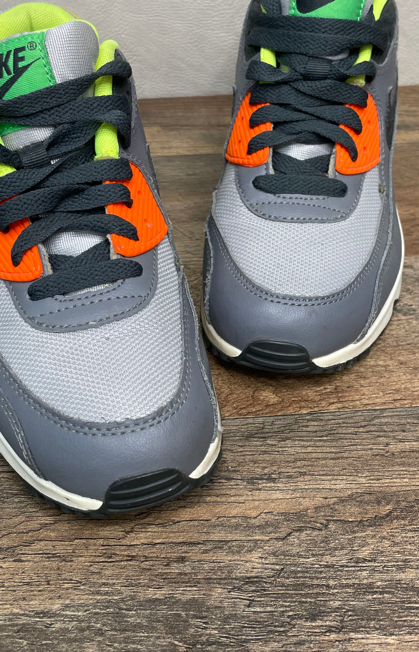 Nike Air Max 90 LTR GS Wolf Grey Total Orange Volt Sneakers Size 6Y