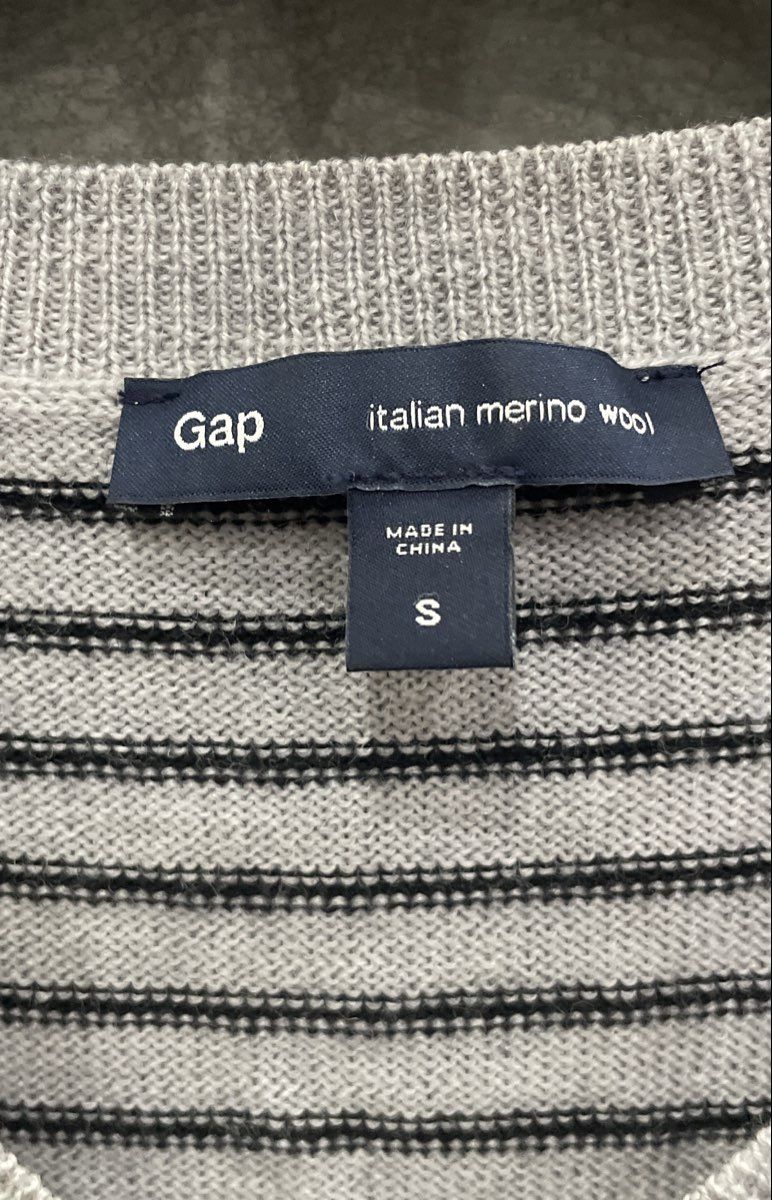 Gap Men's Italian Merino Wool V-Neck Sweater Gray Black Thin Striped Size S