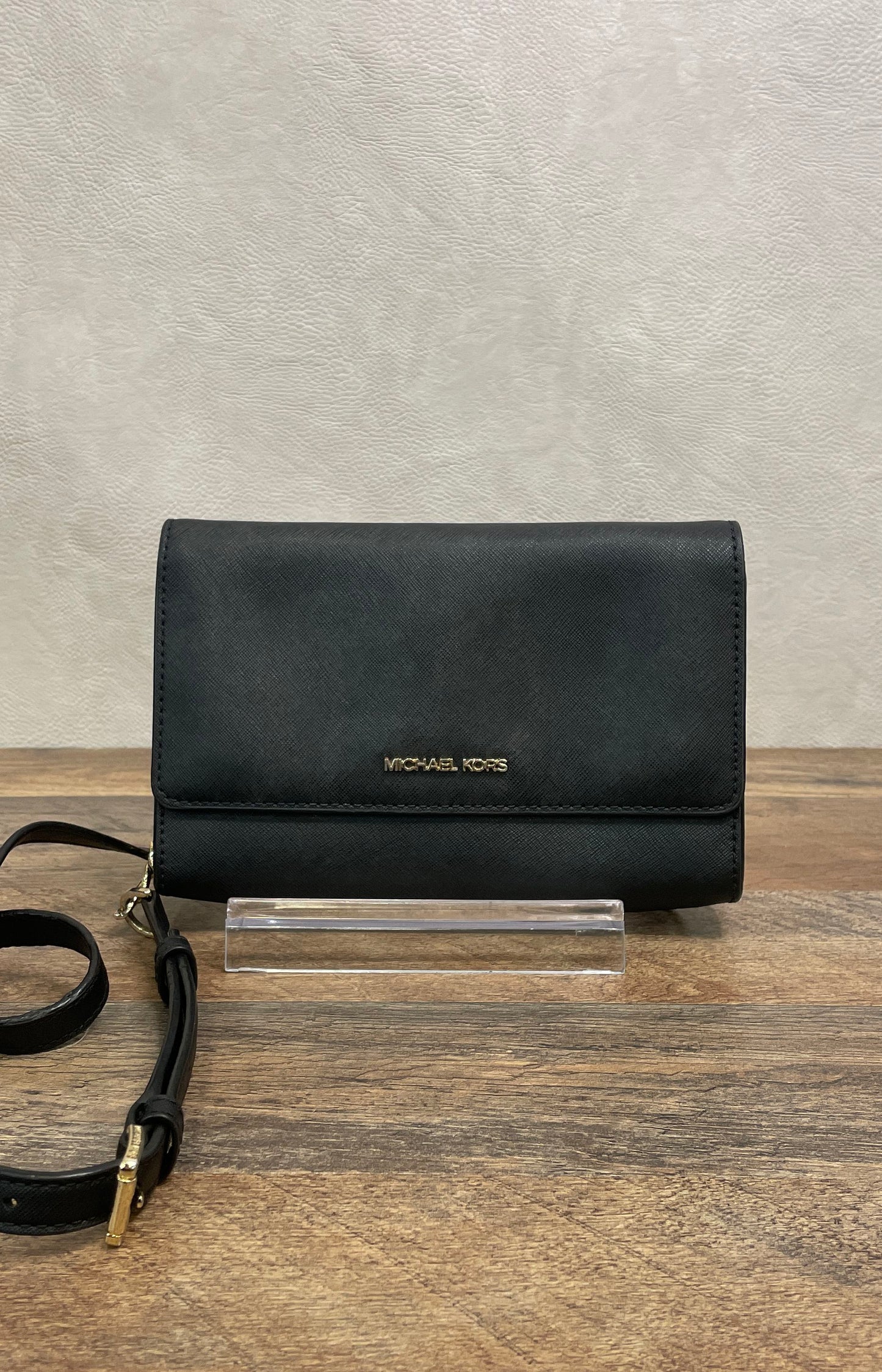 Michael Kors Black Saffiano Leather Jet Set Travel Crossbody Bag Gold Hardware
