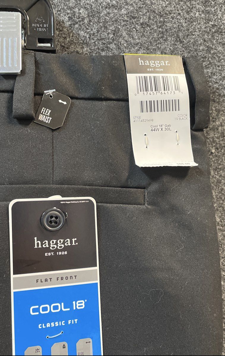 Haggar Men's Black Cool 18 Classic Fit Flat Front Flex Waist Pants 44x30 NWT