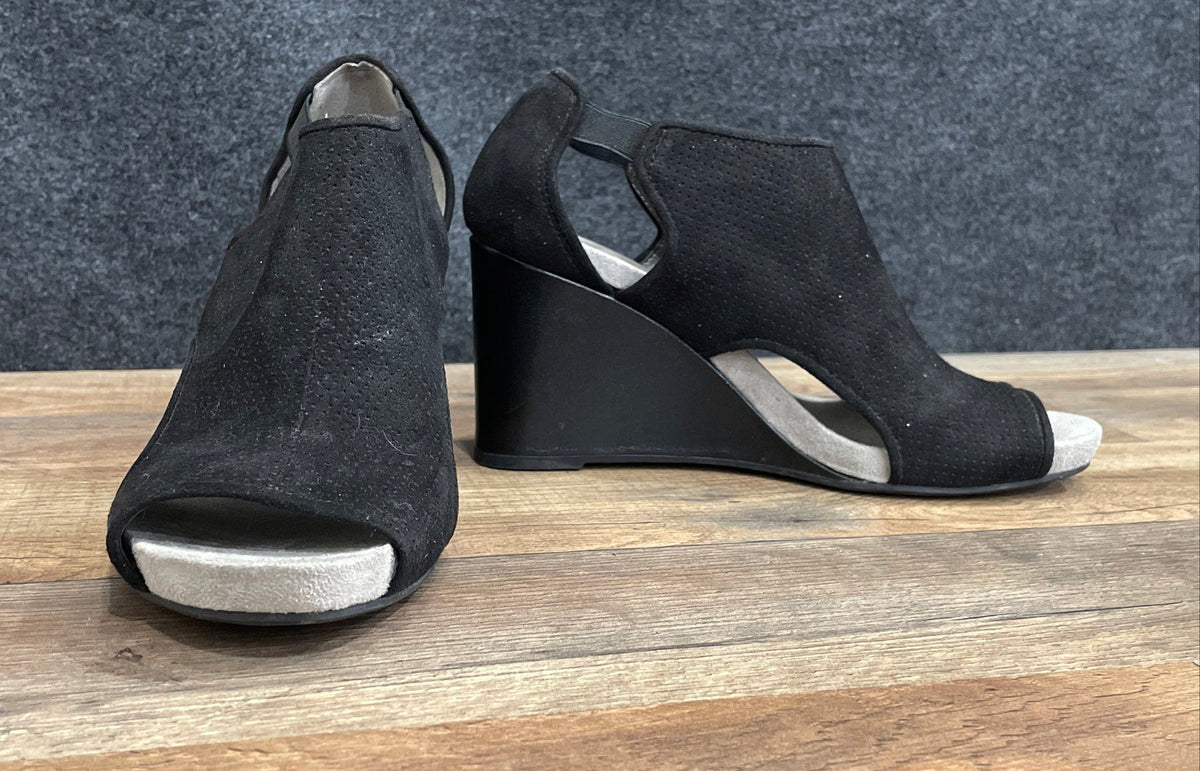 Life Stride Soft System Black Perforated Peep Toe Wedge Sandals Size 7.5M