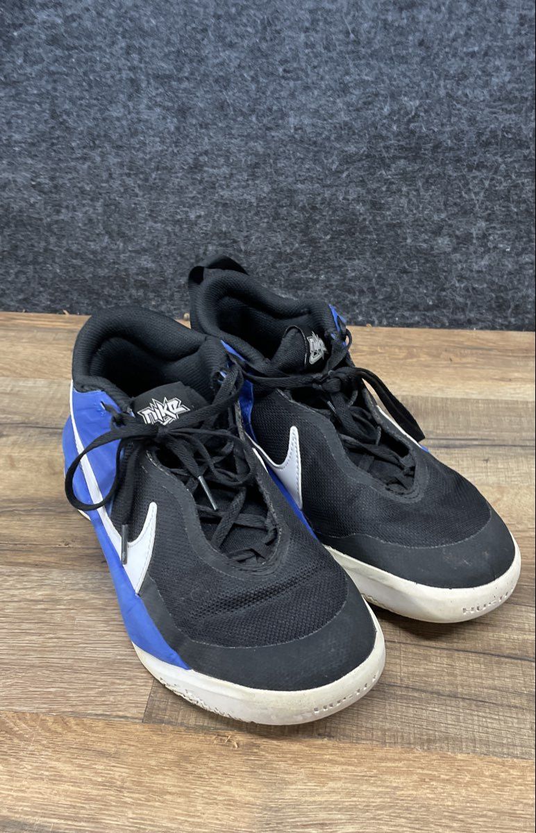Nike Team Hustle D 10 Black Game Royal White Basketball Shoes Youth Size 5Y