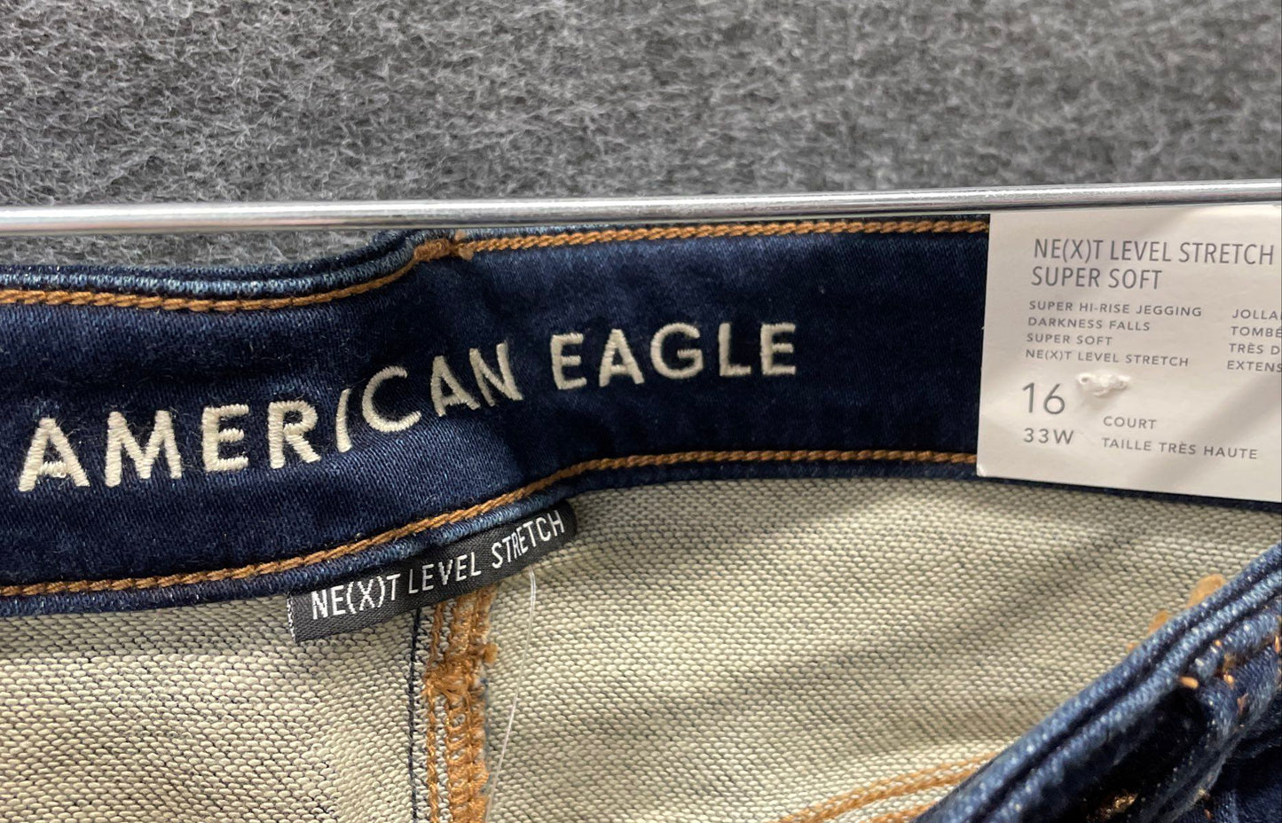 American Eagle Women's Super Hi-Rise Jegging Dark Blue Distressed NWT 16 Short