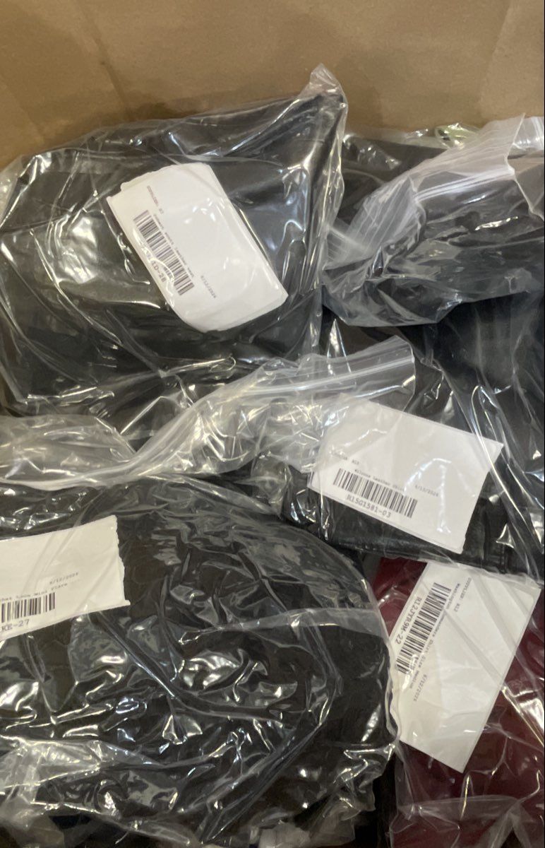 Nike Carhartt Banana Republic Clothing Bulk Reseller Lot Men Women Mixed 20.5 Lb