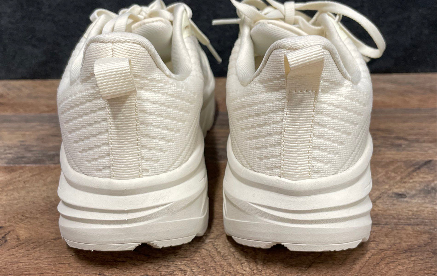OrthoComfoot Women's Orthopedic Walking Shoes Cream White Sneakers Size 8 38.5