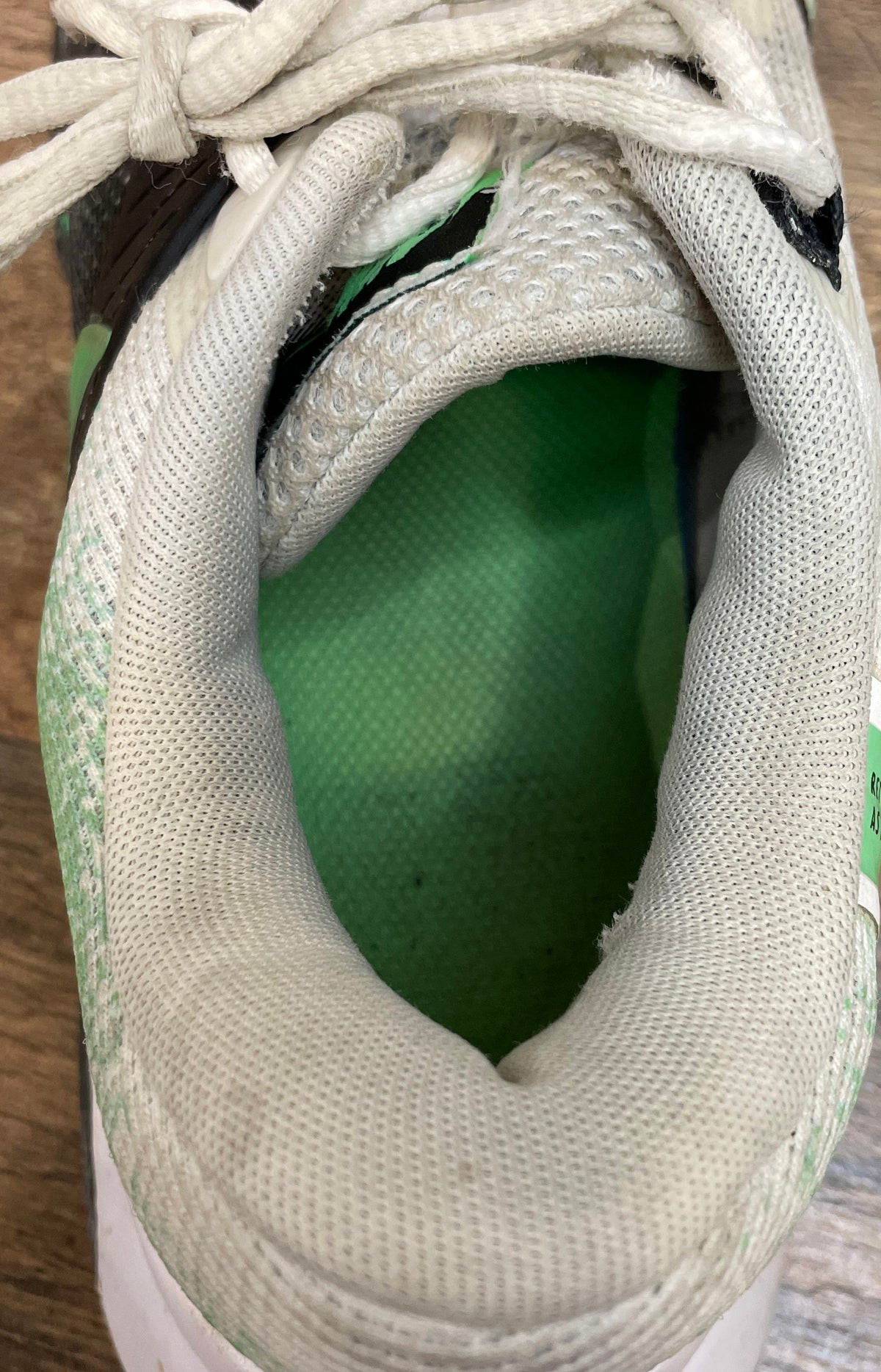 Nike Court Air Zoom NXT White Black Spring Green Tennis Shoes Men's Size 10.5