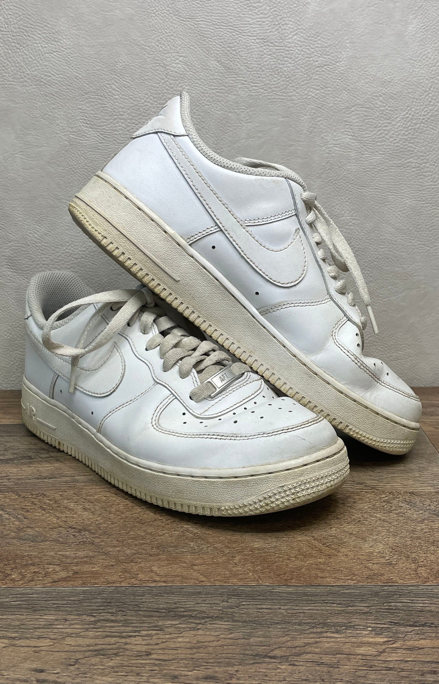 Nike Air Force 1 '07 Low Triple White Sneakers Size 8.5