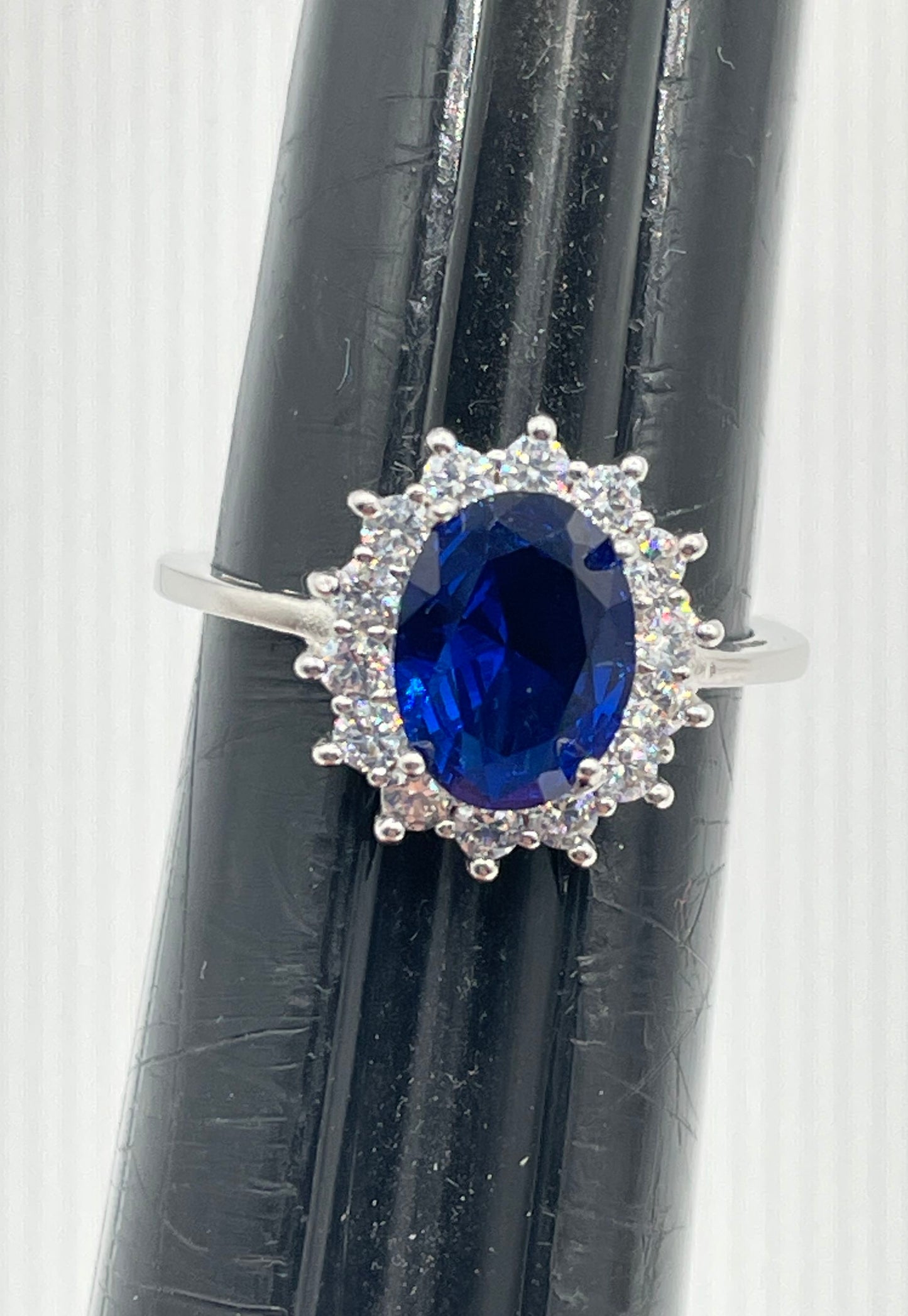925 Sterling Silver Oval Blue Cubic Zirconia W/ Clear Accents Ring 2.7g