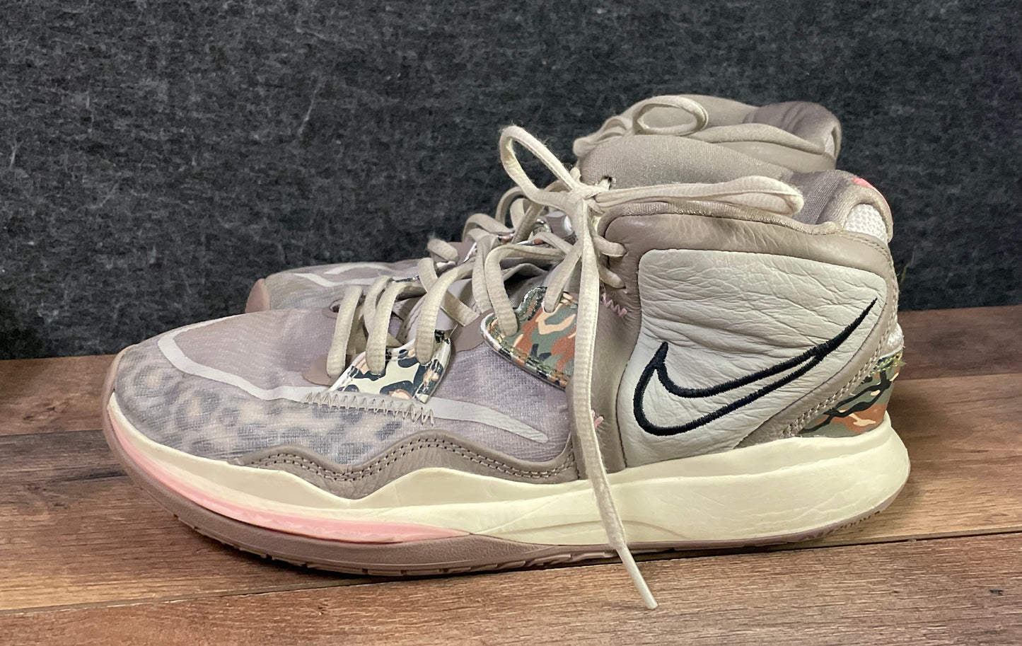 Nike Kyrie Infinity Camo Animal Print Grey Pink Basketball Shoes Size 7.5