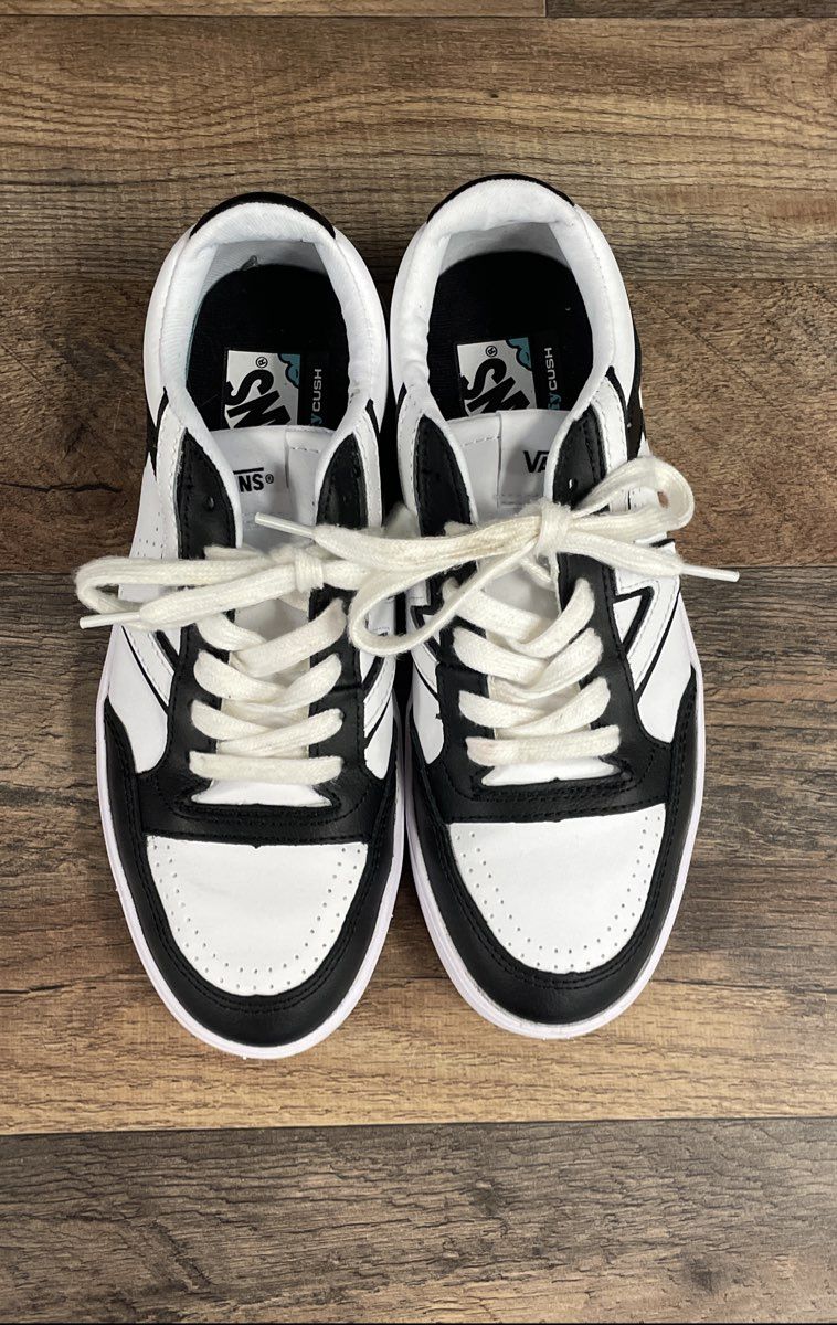 Vans Lowland CC White Black Leather Low Top Sneakers Women's 8 Men's 6.5