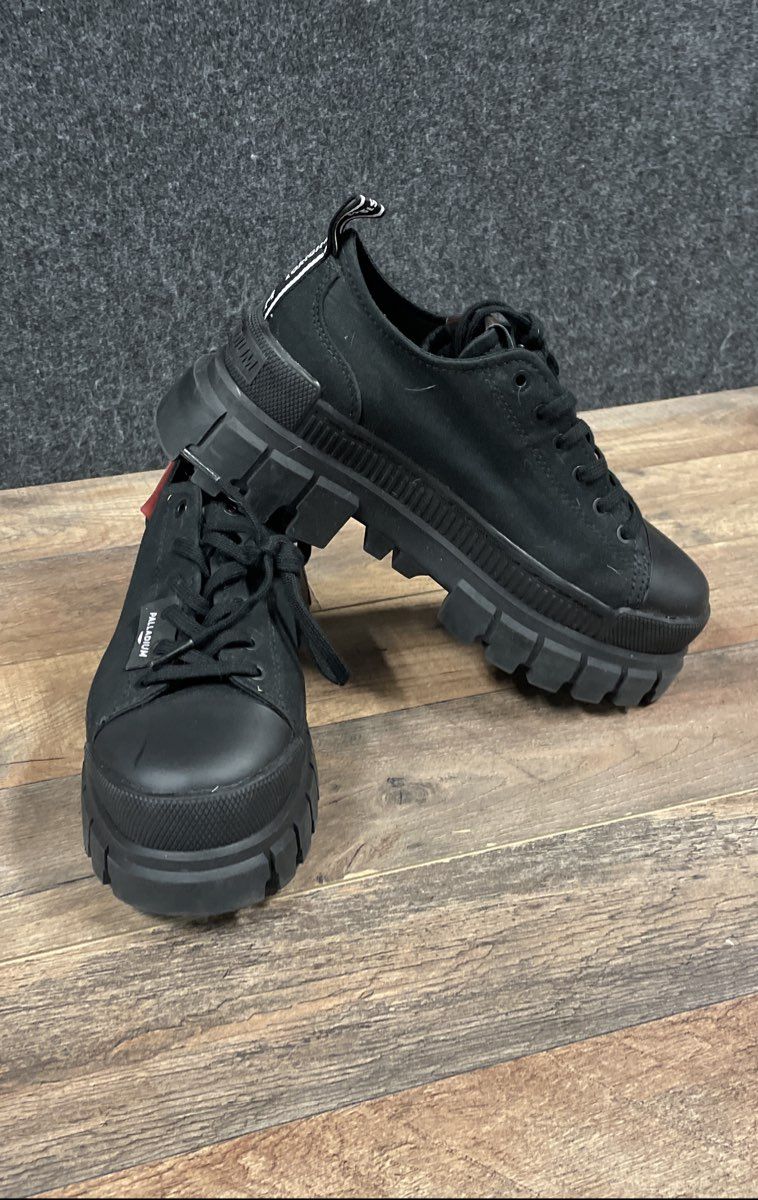 Palladium Revolt Lo TX Black Canvas Platform Sneakers Women's Size 7