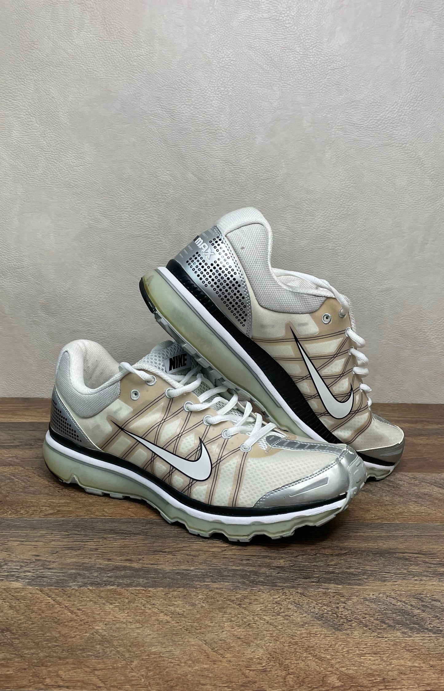 Nike Air Max 2010 White Black Metallic Silver Running Shoes Men's Size 12