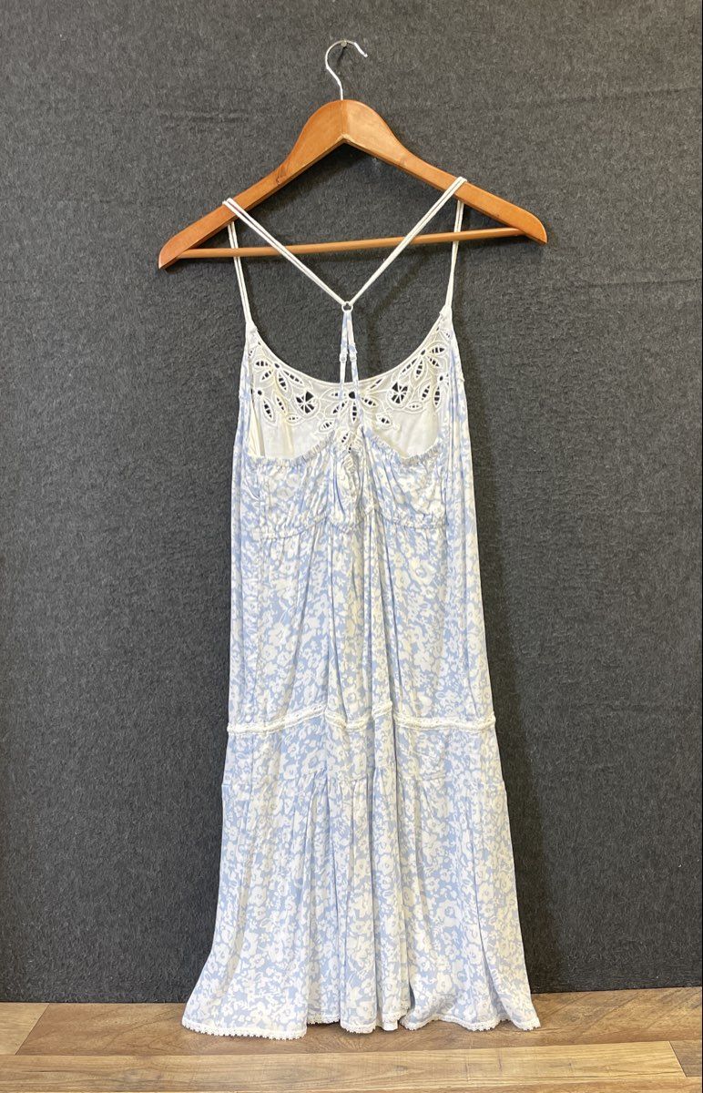 American Eagle Women's Light Blue Floral Print Eyelet Lace Dress Size 10 NWT