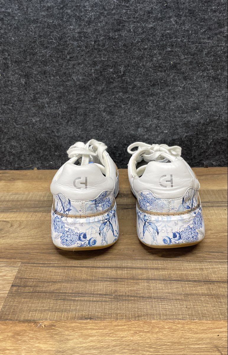 Cole Haan Grand Crosscourt White Blue Floral Leather Sneakers Women's Size 9.5
