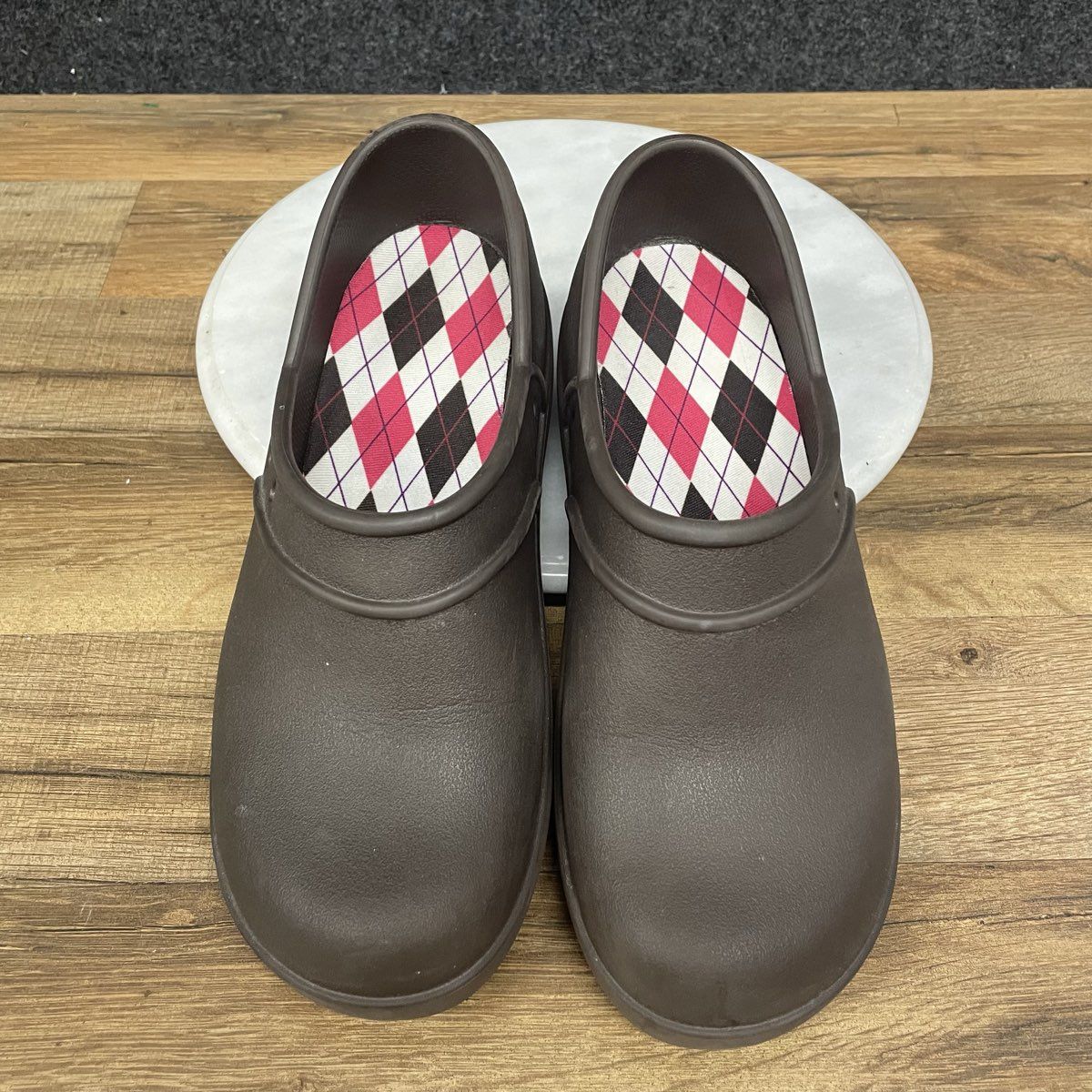 Crocs Neria Pro Comfort Espresso Brown Argyle Work Clogs Women's Size 8