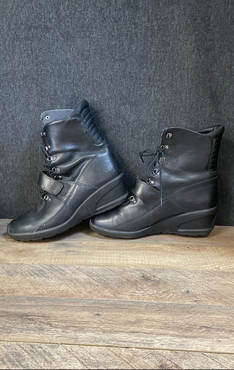 Timberland Black Leather Wedge Ankle Moto Boots Women's Size 11M