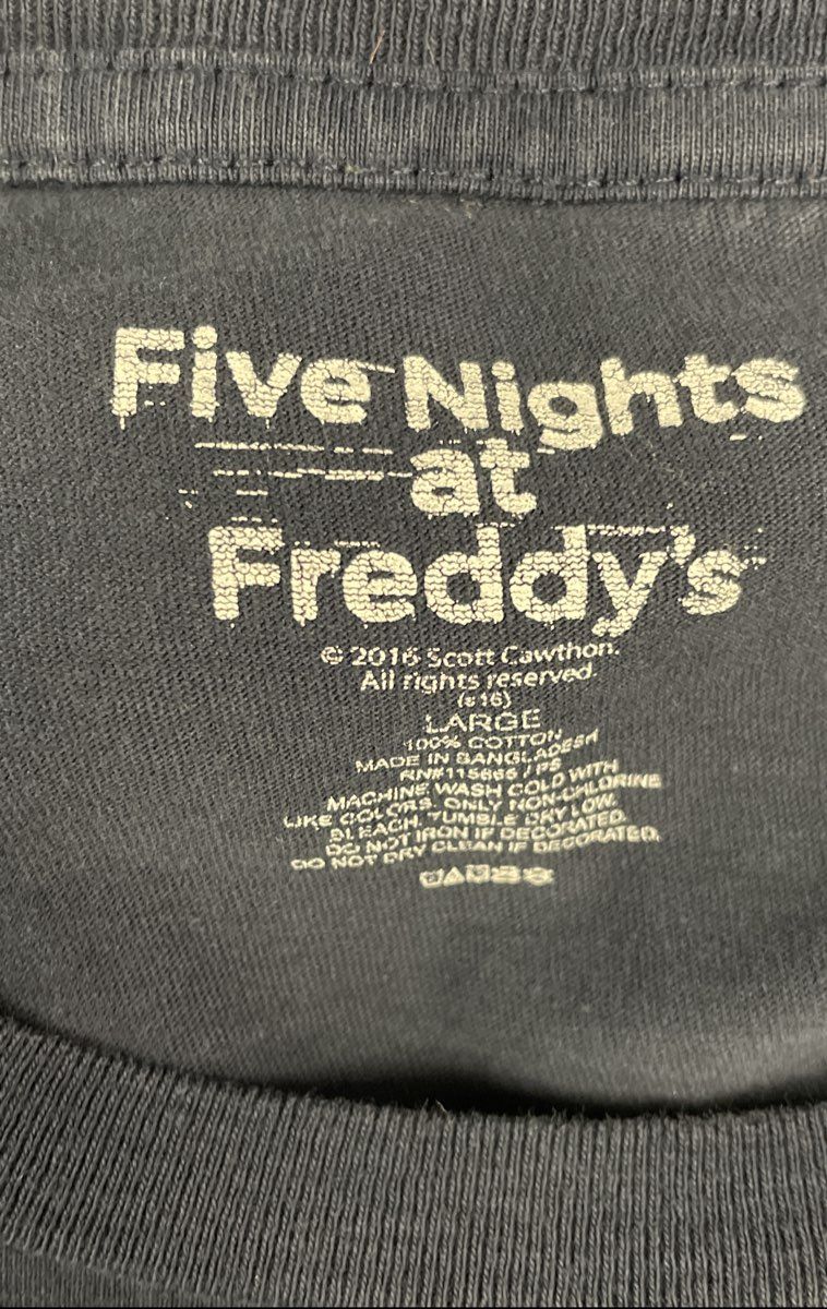 Five Nights at Freddy's Men's Gray Foxy Welcome to Pirate Cove T-Shirt Sz L