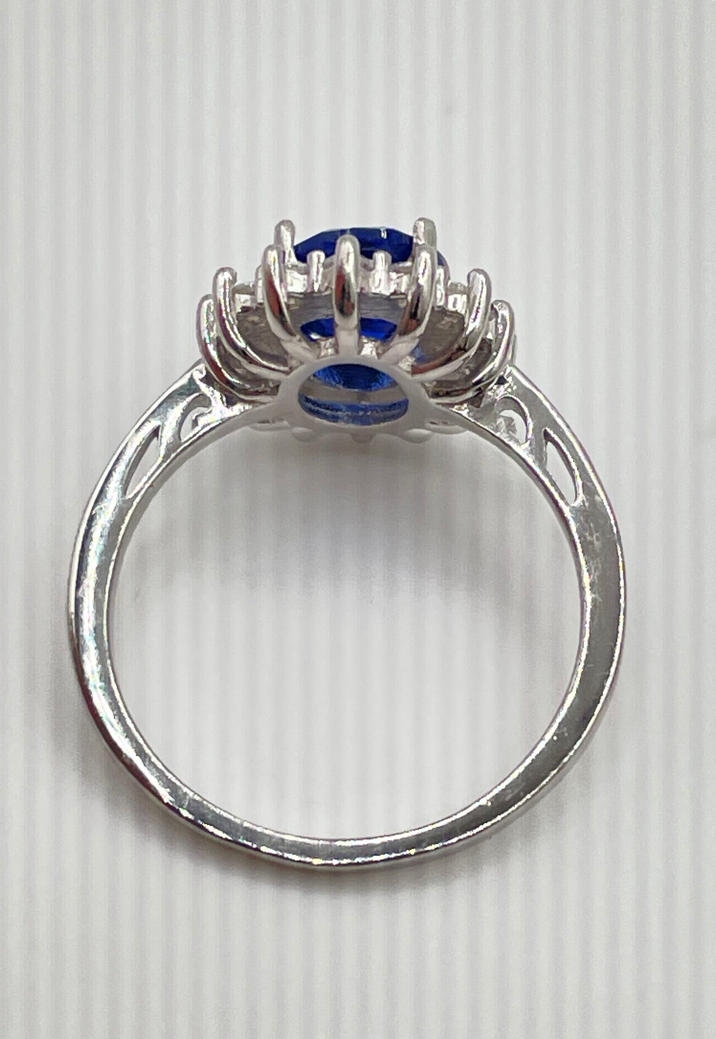 925 Sterling Silver Oval Blue Cubic Zirconia W/ Clear Accents Ring 2.7g