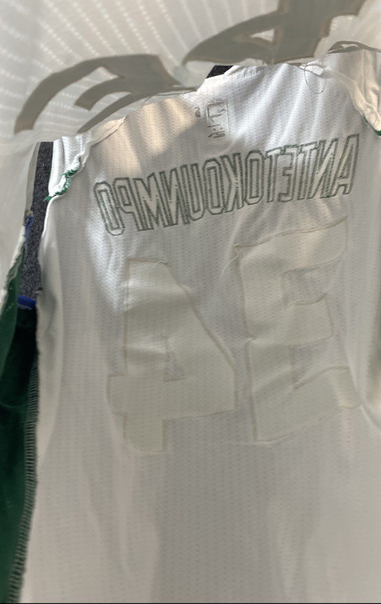 Nike Milwaukee Bucks Giannis Antetokounmpo #34 Association Edition Jersey Sz 50