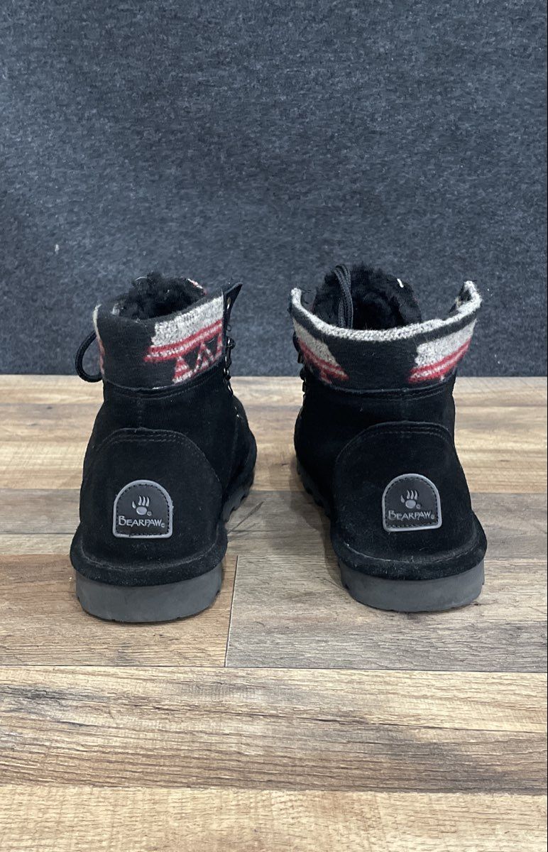 Bearpaw Women's Black Suede Hiker Lace Up Winter Boots Patterned Size 9