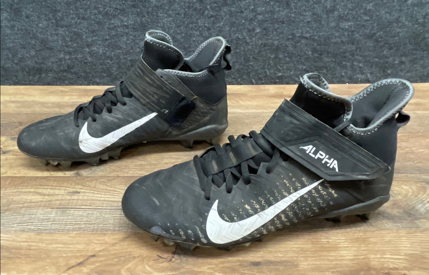 Nike Alpha Menace Pro 2 Mid Black White Football Cleats Men's Size 12