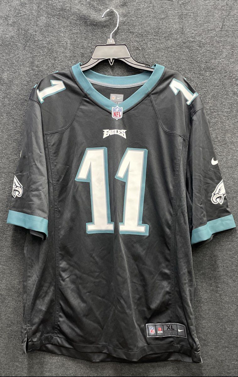 Nike Men's Black Philadelphia Eagles Carson Wentz #11 Football Jersey XL