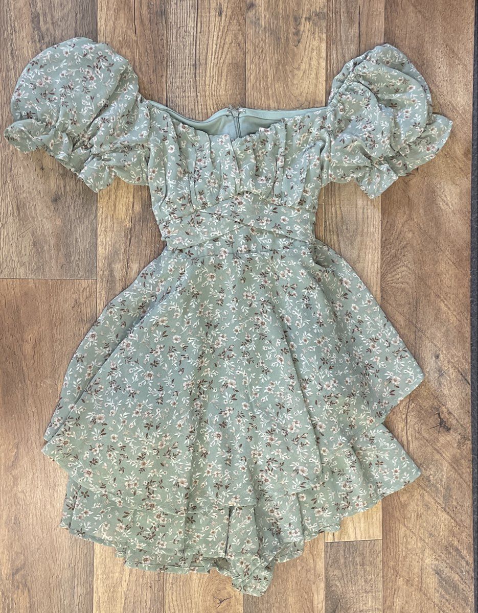 Francesca's Women's Sage Green Floral Ruffled Romper Puff Sleeve NWT Sz S