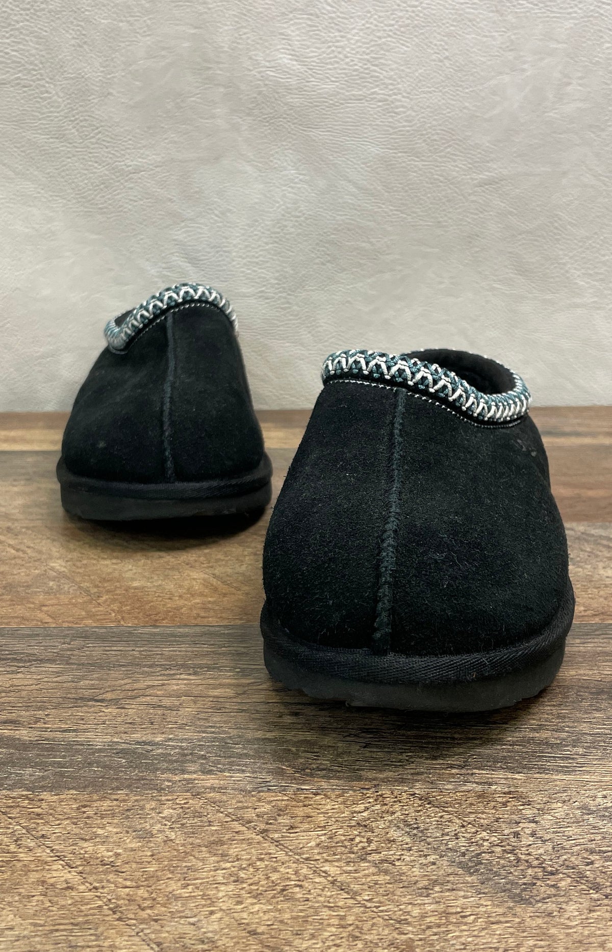 UGG Tasman Women's Black Suede Embroidered Trim Slippers Size 6