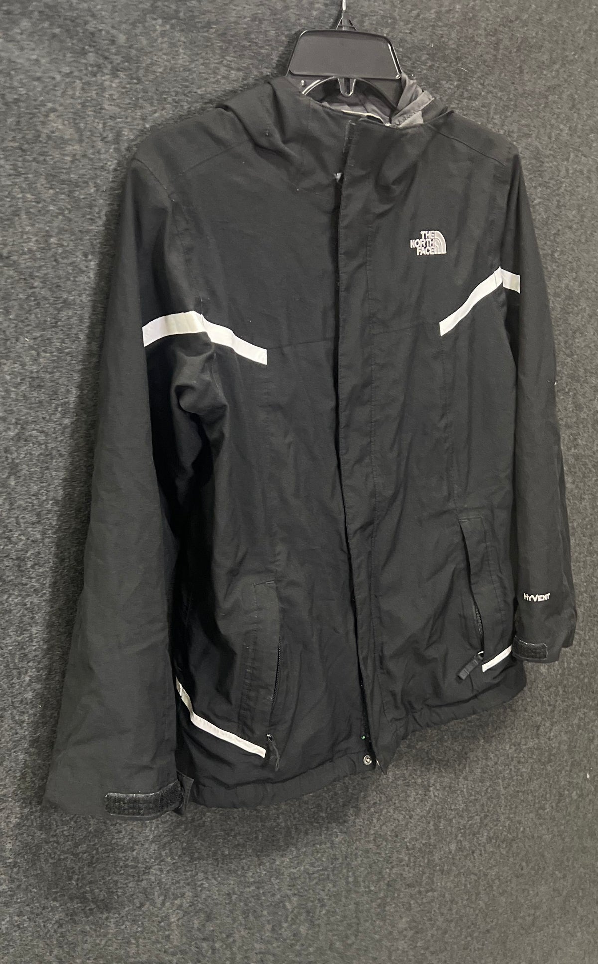 The North Face Boys' HyVent Hooded Jacket Black Reflective Trim Size L 14/16
