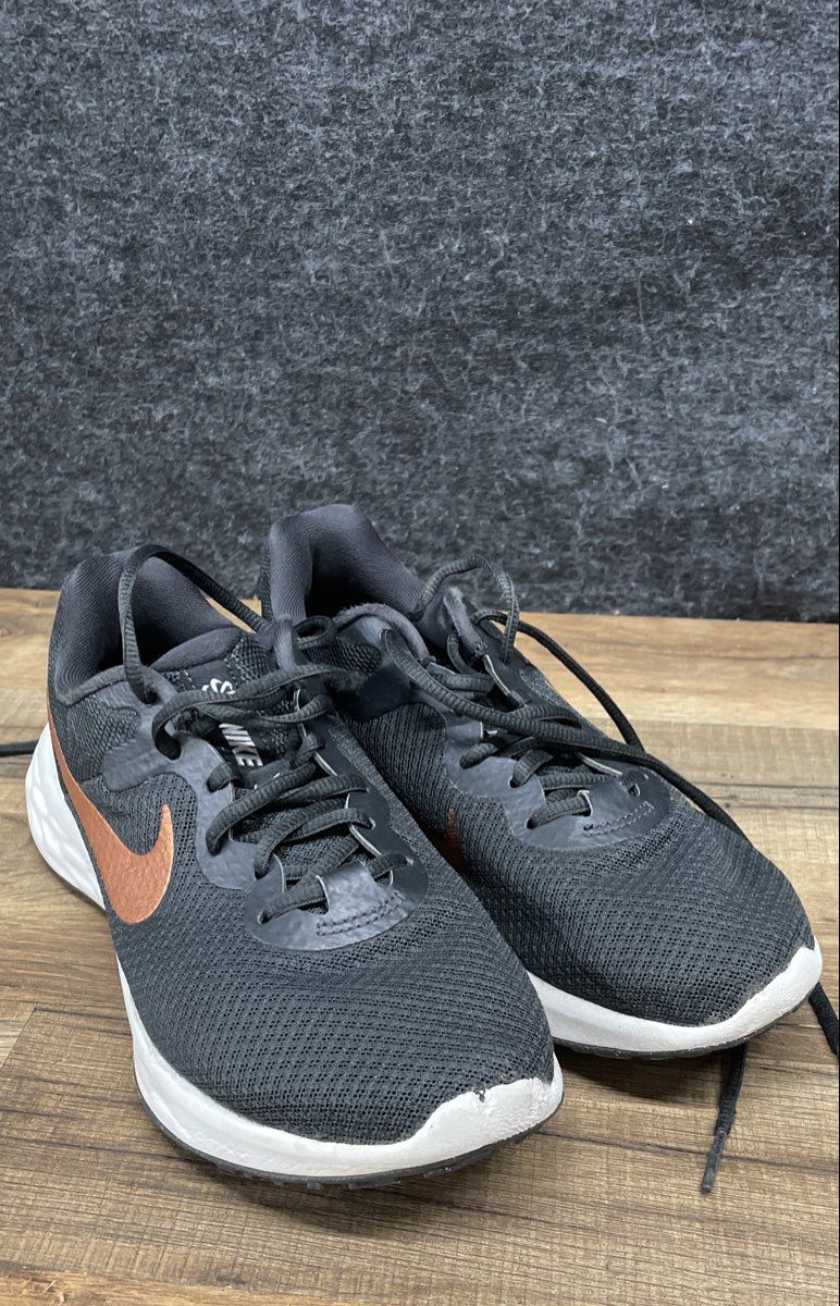 Nike Revolution 6 Next Nature Dark Smoke Grey Copper Women's Running Size 7.5