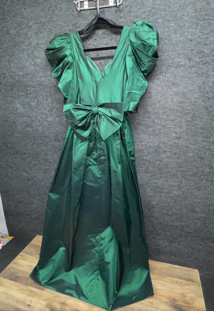 Vintage 80s Emerald Green Taffeta Puffy Sleeve Bow Back Formal Prom Gown Sz M