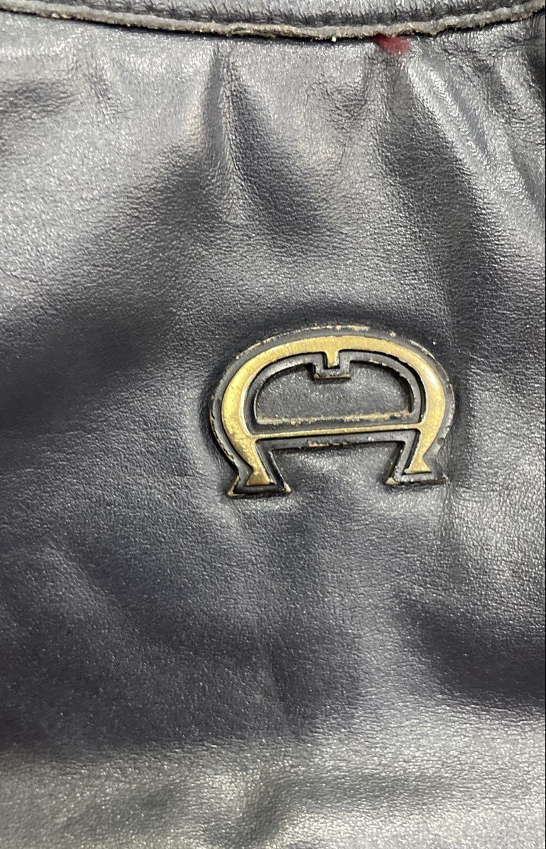 Vintage Etienne Aigner Navy Blue Leather Shoulder Bag Gold Hardware