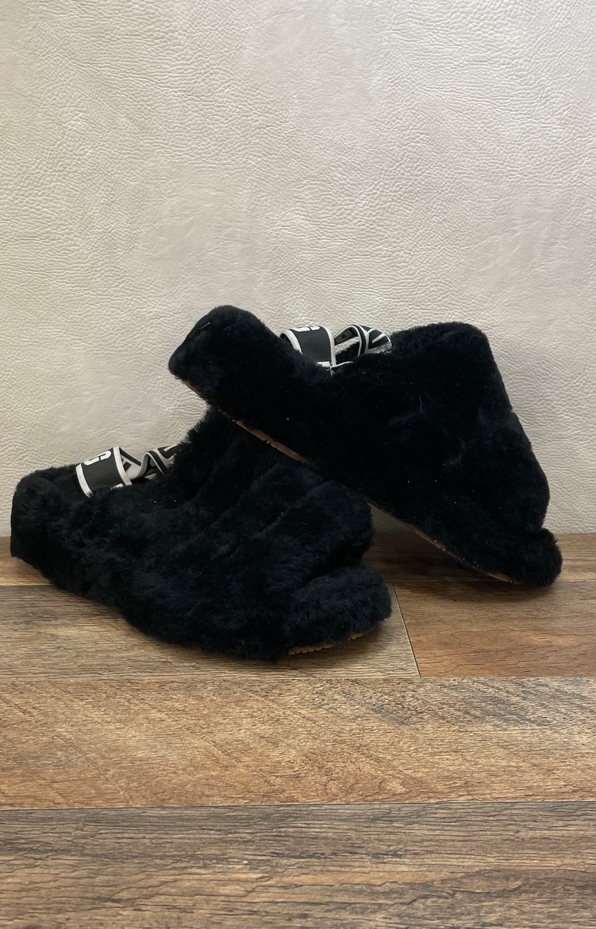 UGG Fluff Yeah Slide Black Sheepskin Slingback Sandals Women's Size 8